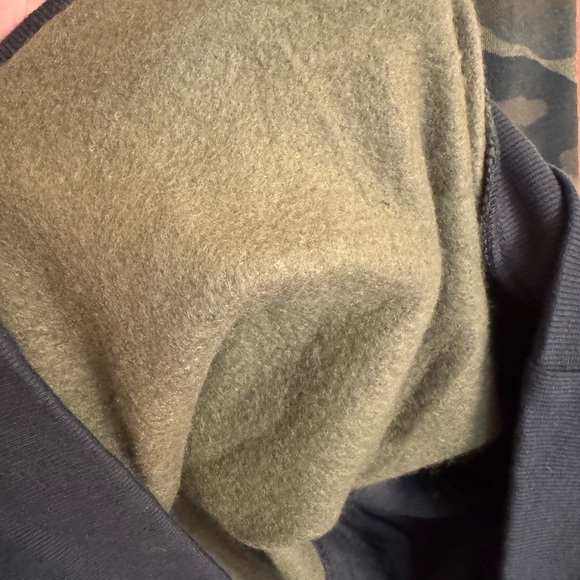 NWT women’s XL camouflage hoodie by Xersion, front side pockets & fleece lining - Picture 9 of 9